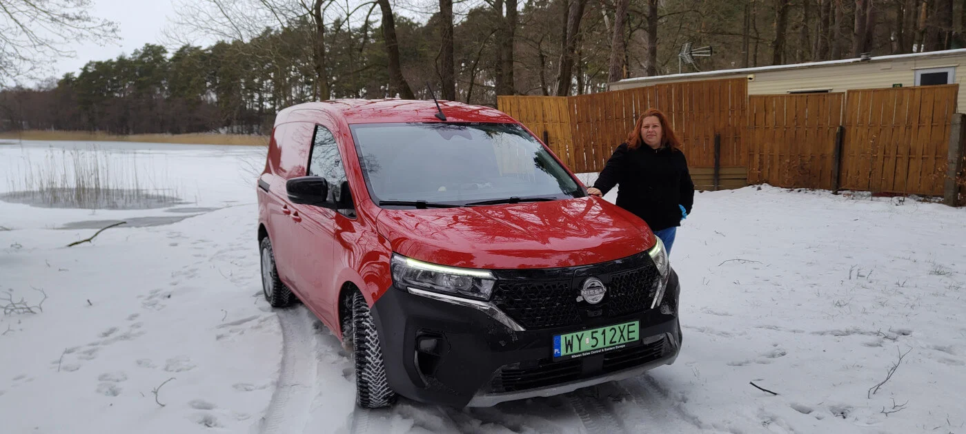 Nissan Townstar parked in snow